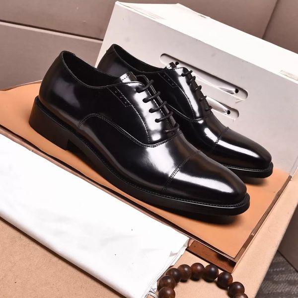 Brands de ponta tênis de vestido masculino Oxfords Brogue Wedding Flats de couro de couro masculino Designer de escritórios Plataforma formal 38-45 Business