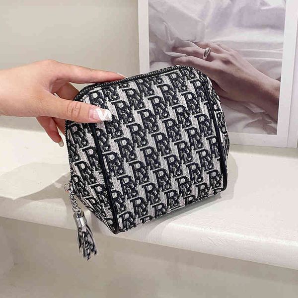 

fashion bag hand-held large capacity portable travel small cosmetic skin care pr