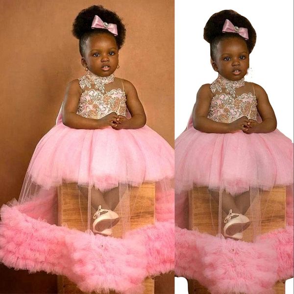 2022 Carino abito da ballo rosa Abiti da ragazza di fiori per la cerimonia nuziale Perline di cristallo Collo alto Puffy Tiered See Through Little Girls Pageant Dress Abiti da prima comunione per bambini