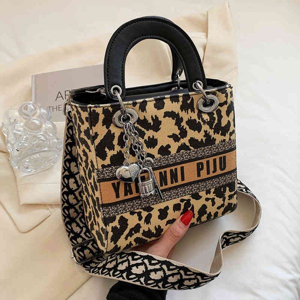 

new fashion trend luxury brand designer bag wholesale small female 2022 canvas winter portable