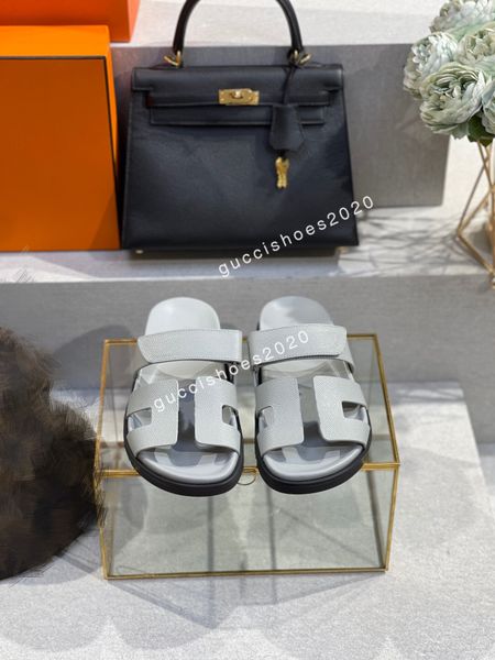 

sandals new electric embroidered flat slippers, fabric: imported sheepskin surface, foot-padded goatskin, high-grade bottom of original plat, Black;red