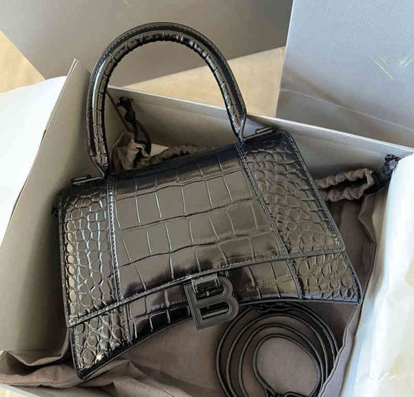 

explosive balencigas fashion bags character female fashion shoulder family diagonal hourglass