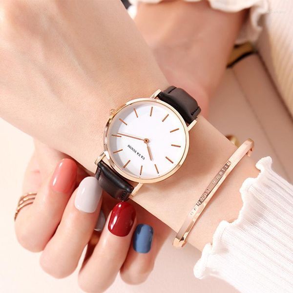 Нарученные часы 2022 Fashion Women Fring Watch Leather Simple Style Quartz Ladies повседневные водонепроницаемые наручные часы Montre Femme Relogi