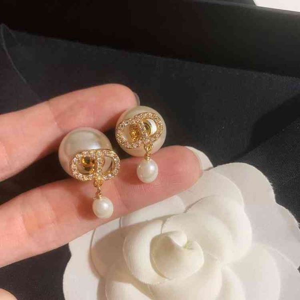 

2022 factory wholesale new di home pearl simple letters high sense earrings accessories, Golden