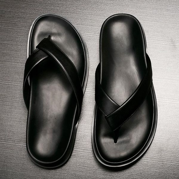 Terlik parmak arası terlik erkekler yaz deri trend kaymaz rahat klipsli plaj ayakkabıları moda sandaletler menslippers