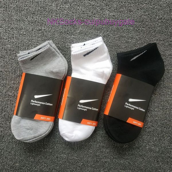 

classic fashion men's socks 3 pairs of 1 card hook brand designer versatile sports sock men women luxury wear medium short sportsocks a, Black