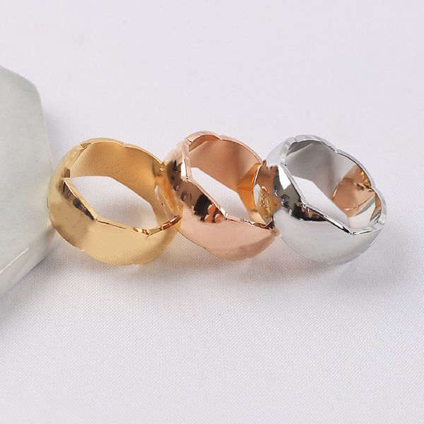 Designer Fashion Ring Anelli per coppie in acciaio al titanio di alta qualità per uomo e donna Anelli con diamanti Gioielli Regali di San Valentino