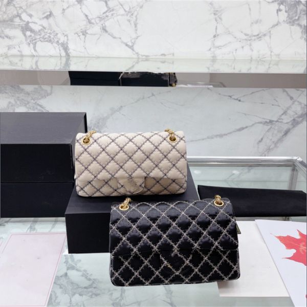 

beauty and practical coexist versatile leisure women bag material is the original cowhide process easy and neat super good-looking