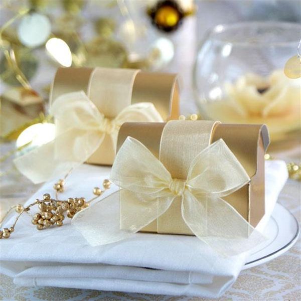 Favores da caixa de baús de tesouro dourado de 100pcs com organza de casas de casas de arco de fita de organza favores de casamento portador de casamento presente236d