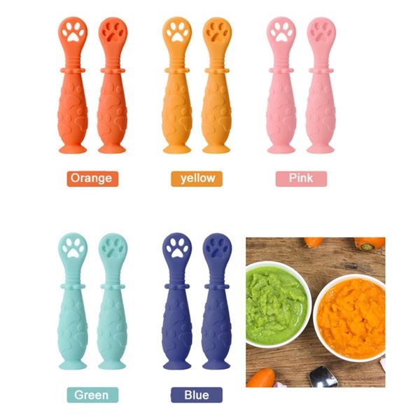 

2pcsset baby learn spoon set short easy spoon cartoon silicone teether infant antislip feeding training utensils tableware 220805