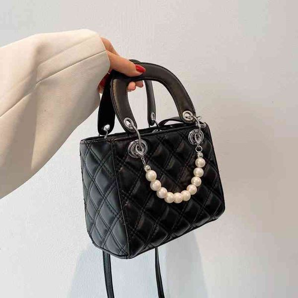 

fashion luxury bag wholesale small female new style shoulder pearl chain msenger