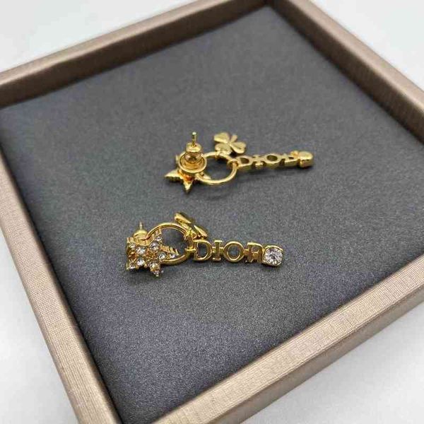 

new brilliant diamonds inlaid earrings light luxury lady personality versatile earrings, Silver