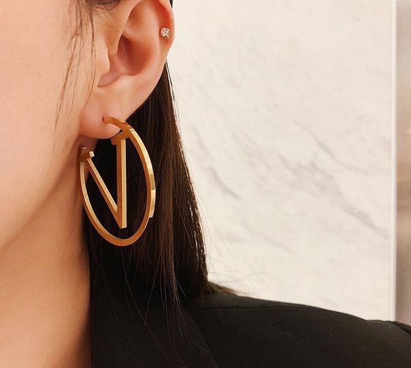 

2022 extravagant fashion big 5.2cm dangle classic hollow letter design 3 colors birthday earrings hip hop earring for women party wedding la, Silver