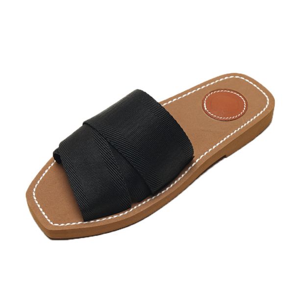 Lüks Sandalet Woody Terlik Tasarımcı Slaytlar Ayakkabı Düz Topuk Tuval Mektup Yaz Sandalet Kadın Plaj Rahat Sandalet Boyutu 35-42