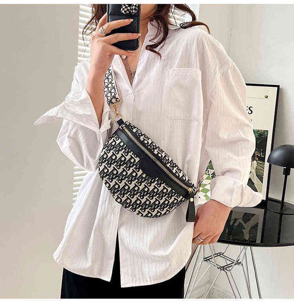

r bags for women breast 2022 spring fashionable messenger waist
