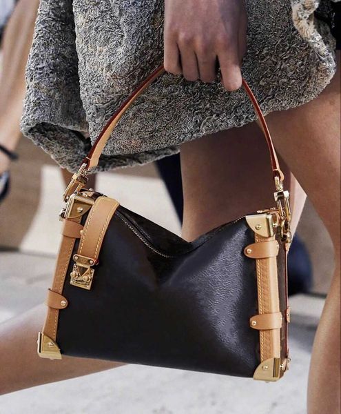 2022 Bolsas clássicas de alta qualidade para designers de luxo Bolsas para desfiles de moda femininas bolsas de grife de marca de luxo bolsa de ombro frete grátis