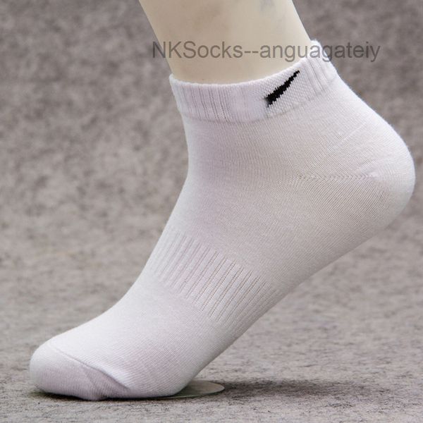 

fashion men's classic socks hook brand combed cotton sweat absorbing breathable medium tube sports striped solid sock casual men women, Black