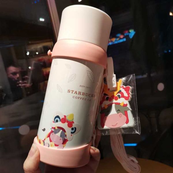 

2022 starbucks cup 591ml new year's greetings stainless steel thermos cup with strap portable accompanying water cup
