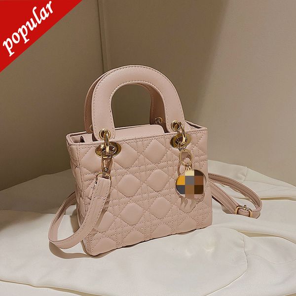 

fashion luxury bag wholesale goods women's 2022 new embroidered msenger handbag