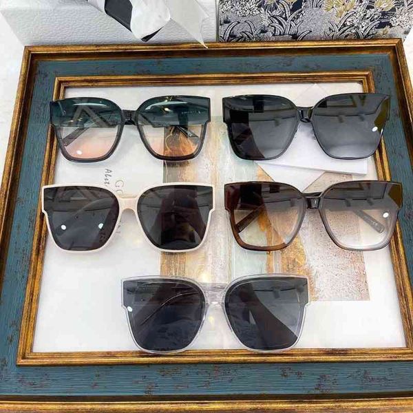 

2022 latest fashion designer factory online export sunglasses d new face in a2u, White;black