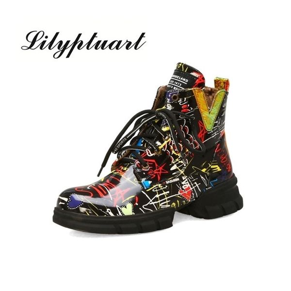 

british style graffiti thick with newspaper pattern personality short boots with students large size ankle boots for women 201106, Black