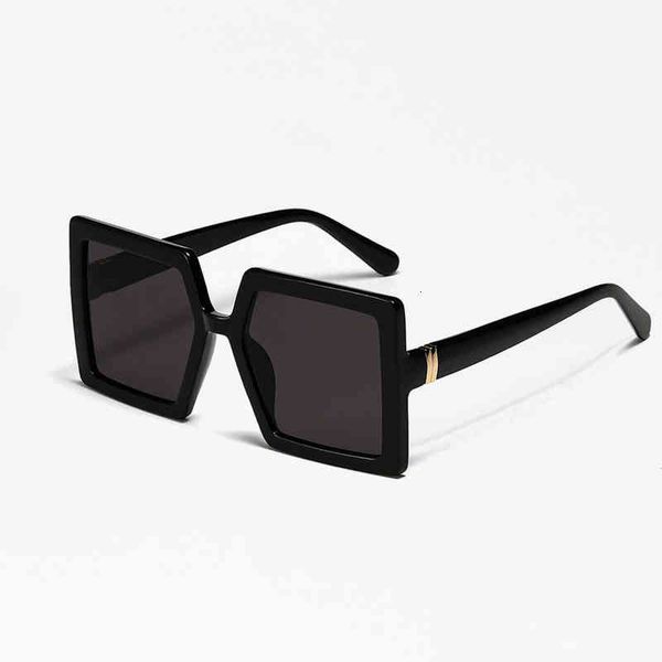 

new fancy fashion men's and women's fashion street shooting sunglasses personality cool optical glass 834b, White;black