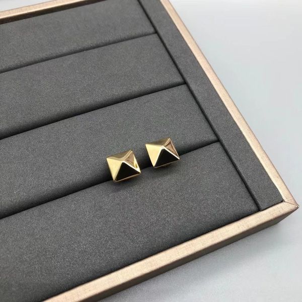 

factory retail wholesale charm fashion gold stud earrings design luxury brand jewelry designer letter v women 18k gold simple square earring, Golden