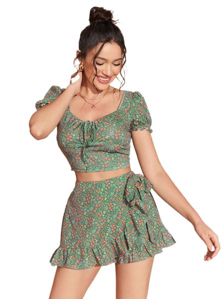 

x haley baker d.itsy f.loral print p.uff s.leeve knot f.ront c.rop b3bm#, White