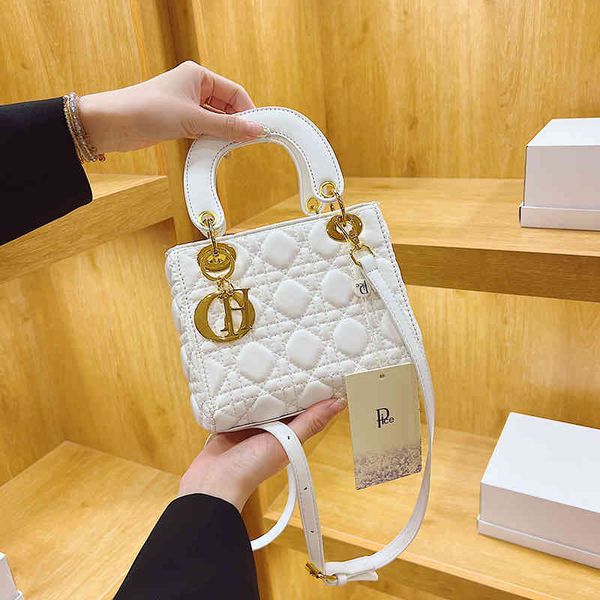 

women's bag 2022 new princess of wales fashion lingge handbag high sense single shoulder messenger bags luxury designer