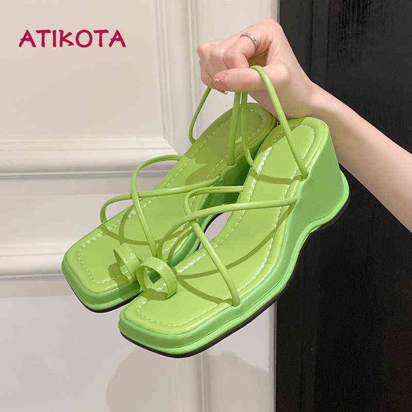 Atikota moda verão mulheres cunhas sandálias elegante feminino conciso sólido clipe dedo do pé slip-on slides slides praia sapatos casuais 2022 y220421