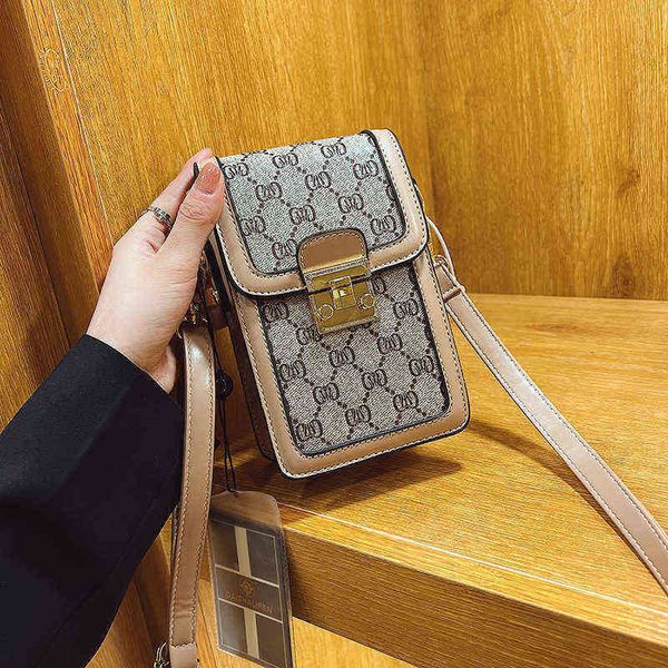 

factory outlet deals fashion printed mobile phone bag women's 2022 new fashion high sense online red one shoulder messenger korean vers