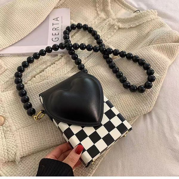 

fashion shoulder or slung crossbody bag heart-shaped clamshell design mobile phone women handbag