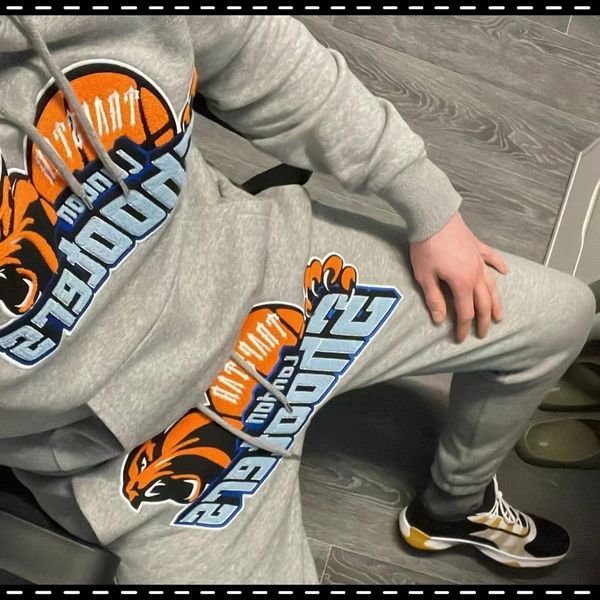 

london shooter trapstar hoodie embroidered pattern jacket luxury designer design sportswear men's fashion outing, Black