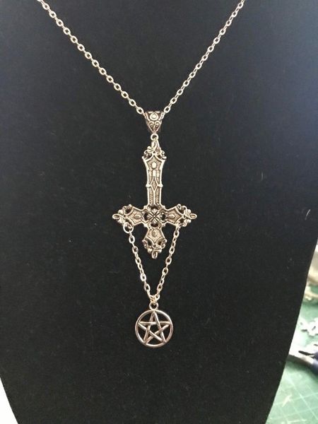 Anhänger Halsketten Goth Inverted Cross Pentagram Halskette Satanic Occult Alternative Grunge Schmuck Upside Down Gothic Punk Männer Frauen GiftP