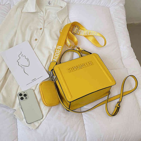 

factory online export designer brand bags 2022 new female maden diagonal cross large capacity mouth color portable women's