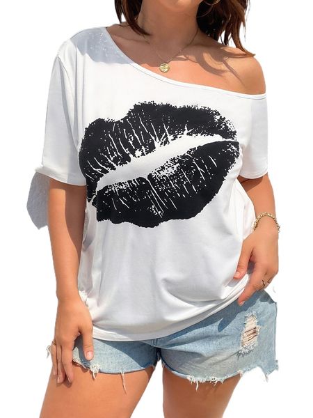 

plus lip print asymmetrical neck tee v8dq#, Black