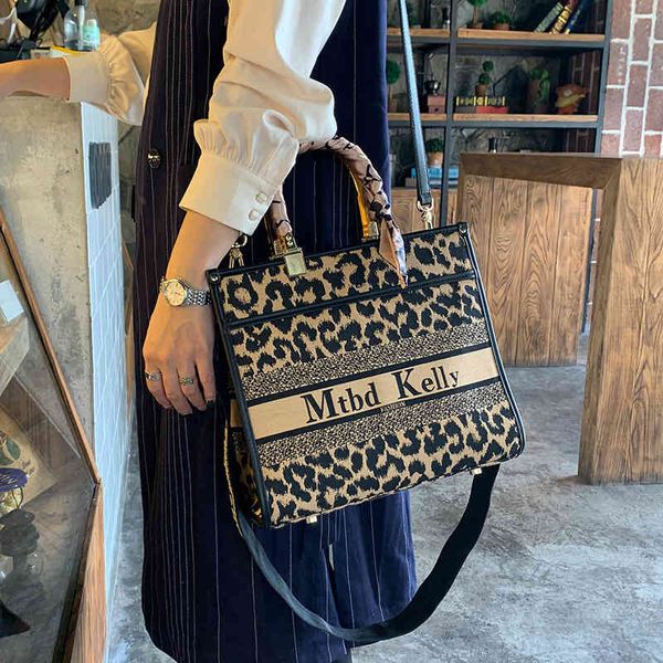 

new fashion trend luxury brand designer bag wholesale kong leather women's 2022 printed zipper buckle high-capacity tote one shoulder