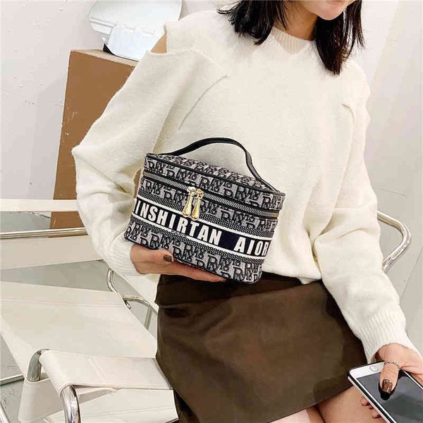 

purses new style make-up bag for women's simple portable small size large capacity travel cosmetics purse