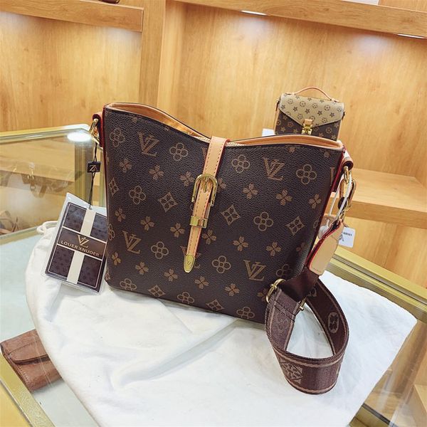 

ladies leathers shoulder bags this year's popular old color bucket bag elegant atmosphere printing retro handbag wear-resistant contras