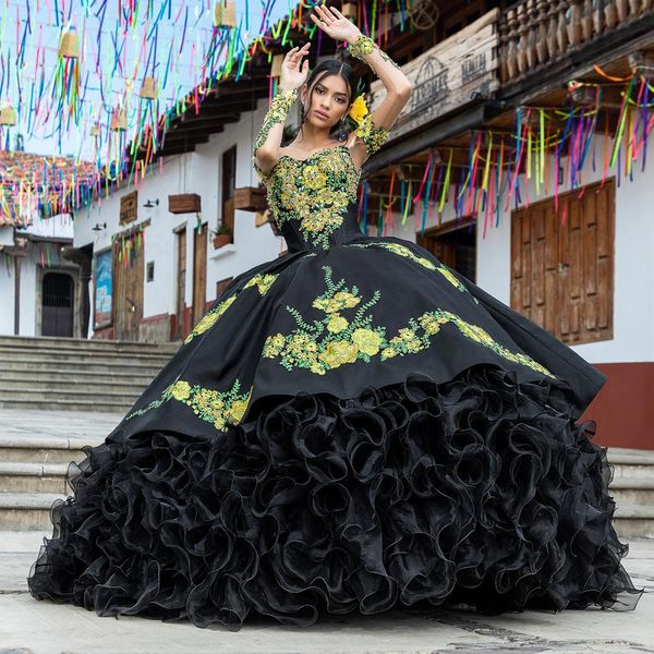 Vestido de bola preto vestido de bola quinceanera vestidos apliquei decote em cora￧￣o de cora￧￣o de mangas compridas vestidos de baile de bandimentos em cascata cetim Doce 15 vestido de baile de m￡scaras