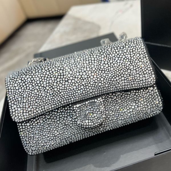 Klasik Flep Crystal Serisi Parlak Bling Bling Torbaları Gümüş Metal Donanım Matelasse Zincir Crossbody Omuz Omuz Çantası Kozmetik Kasa Lüks