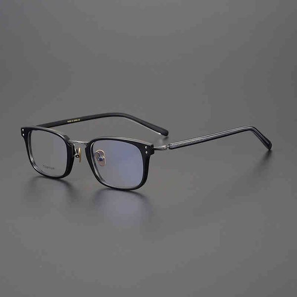 

pure titanium hawksbill color spectacle frame imported from japan. men can be equipped with anti blue light lens frame. women are looking, White;black