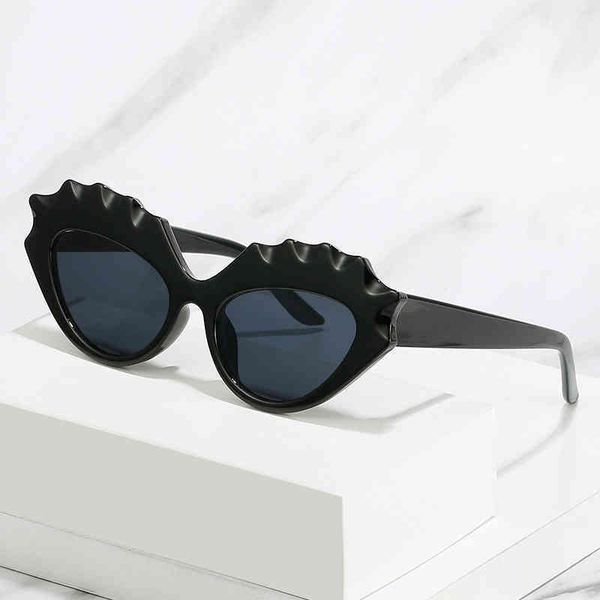 

2022 new cat's eye sunglass milan fashion show personalized glass net red with ins contrast sunglass, White;black