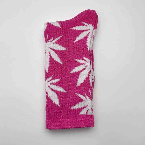 

socks men's and women's maple leaf middle tube socks korean version college fengyuansu stockings lovers' tide personality ska, Black