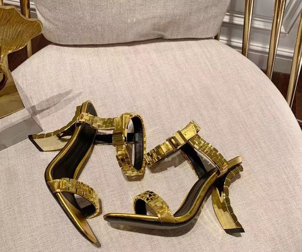 Европейские распаданные сандалии гладиатор новая мода сексуальные женские клинья летний высокий каблук повседневная, классическая мода, кожаное производство, жемчужное украшение, золотая цепь