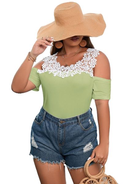 

plus contrast guipure lace cold shoulder tee y60c#, Black