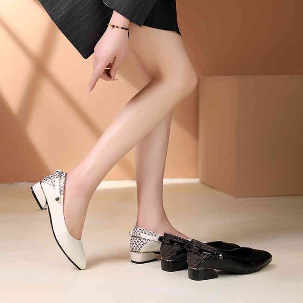 

dress shoes spring and autumn leather pointed middle heel patent bright face women's single shoes, fashionable versatile, foreign style, Black