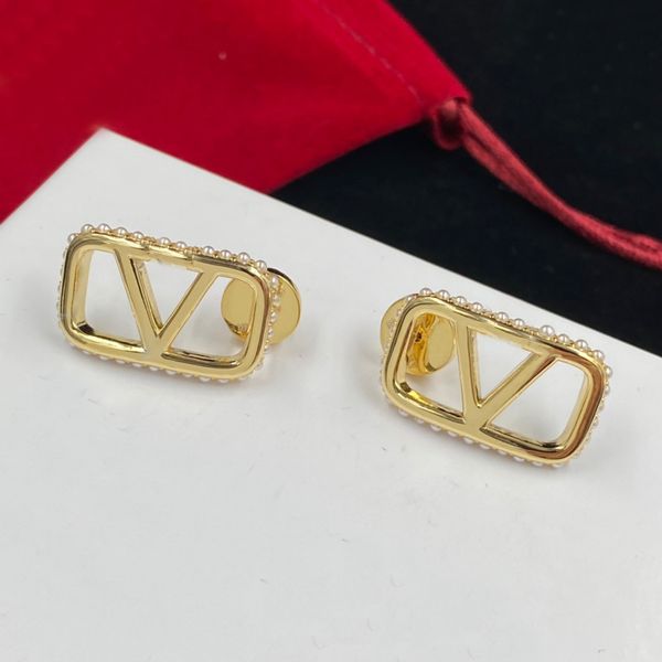

charm fashion gold pearl earrings design luxury brand jewelry designer letter v women 18k gold simple earring factory retail wholesale, Golden