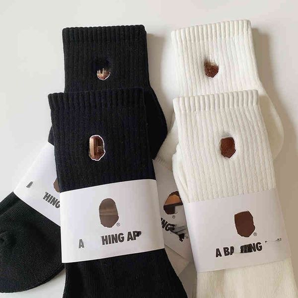 

designer t shirt head embroidered socks men's and women's middle tube japan fashion pure cotton autumn winter towel bottom black w, Black;white