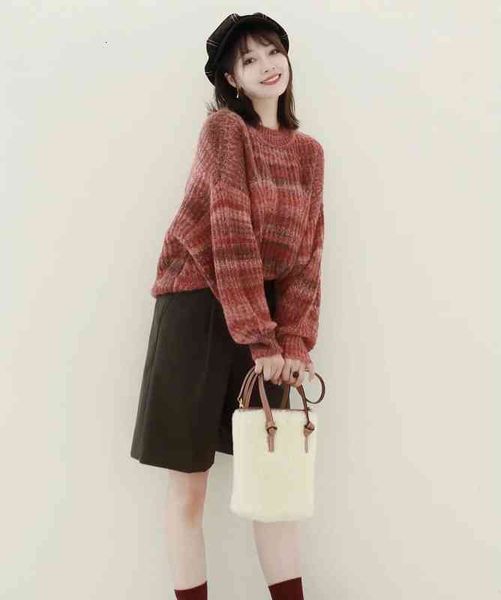 

women's sweaters recommends the original tail yarn autumn and winter section dyed wool blended round neck silhouette red knitted pullov, White;black